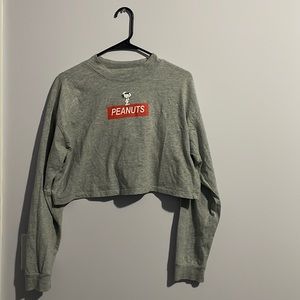 Peanuts crop long sleeve top size M
